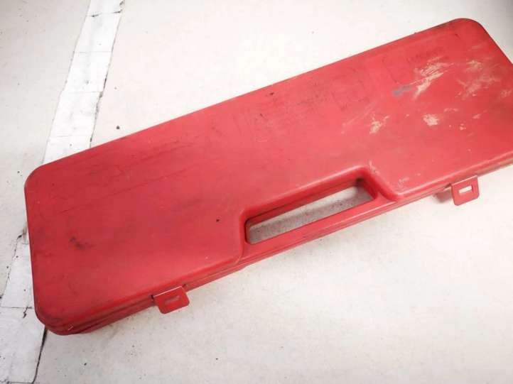 Citroen Xsara Picasso (1999 - 2012)  27r030026 Аварийный знак