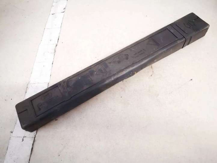 Citroen Xsara Picasso (1999 - 2012)  27r031004 Аварийный знак