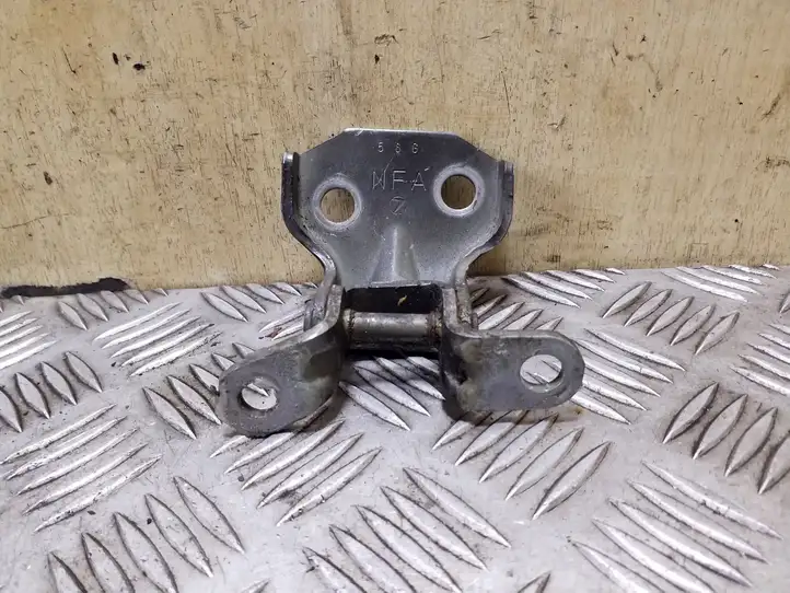 Subaru Outback (2003 - 2007) Верхняя петля передней двери — фото 2