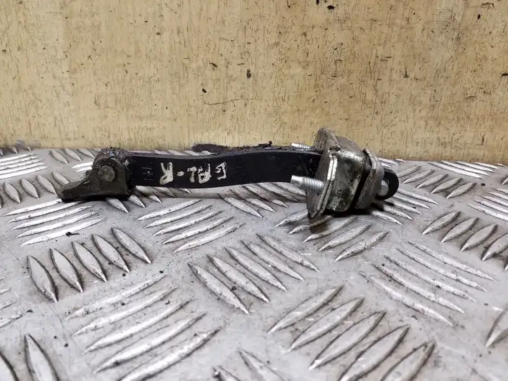 Subaru Outback (2003 - 2007) Ограничитель задней двери — фото 3