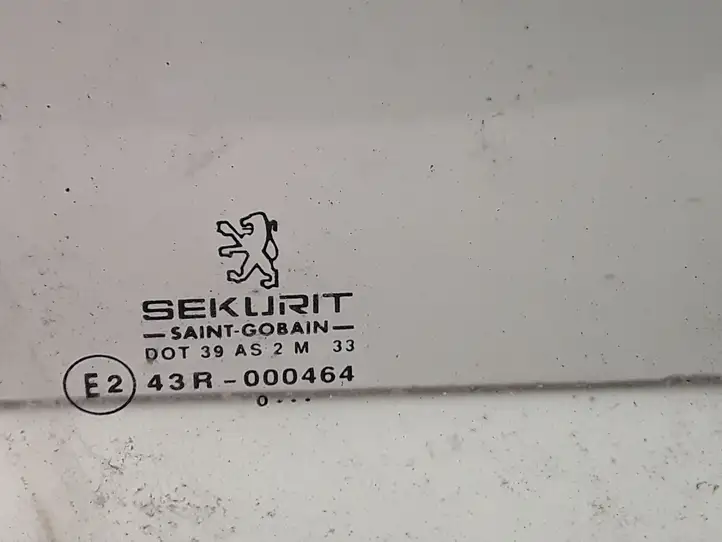 Peugeot 206 (1998 - 2012)  43R000464 Основное стекло передних дверей (двухдверного автомобиля)