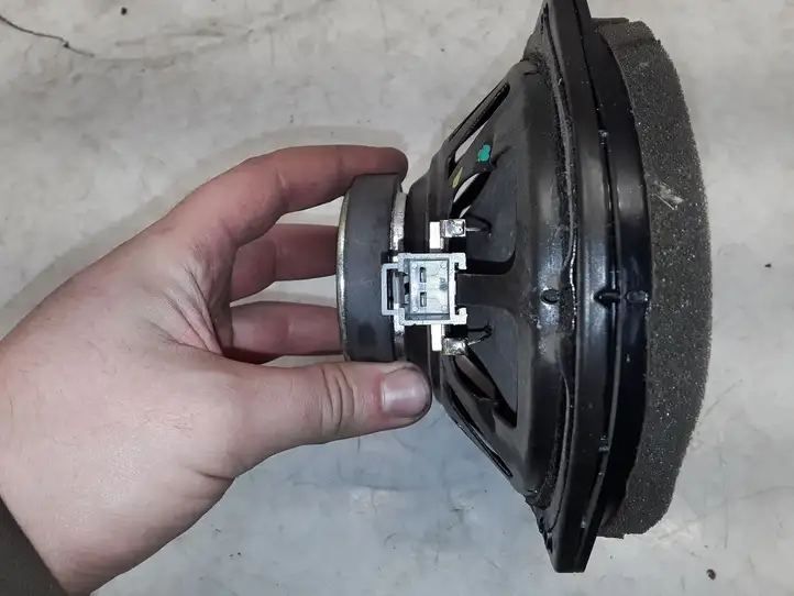 Chrysler PT Cruiser (2000 - 2010)  04671645AB Громкоговоритель (громкоговорители) в задних дверях