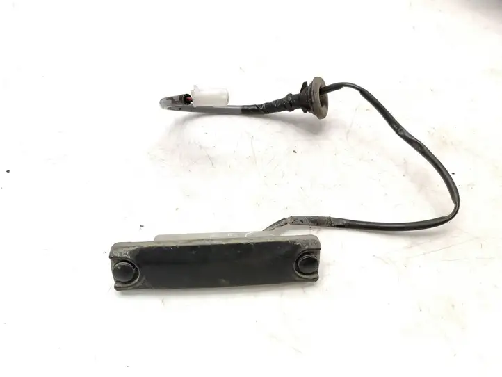 Toyota Avensis T250 (2006 - 2009) Кнопка закрытия крышки багажника — фото 1
