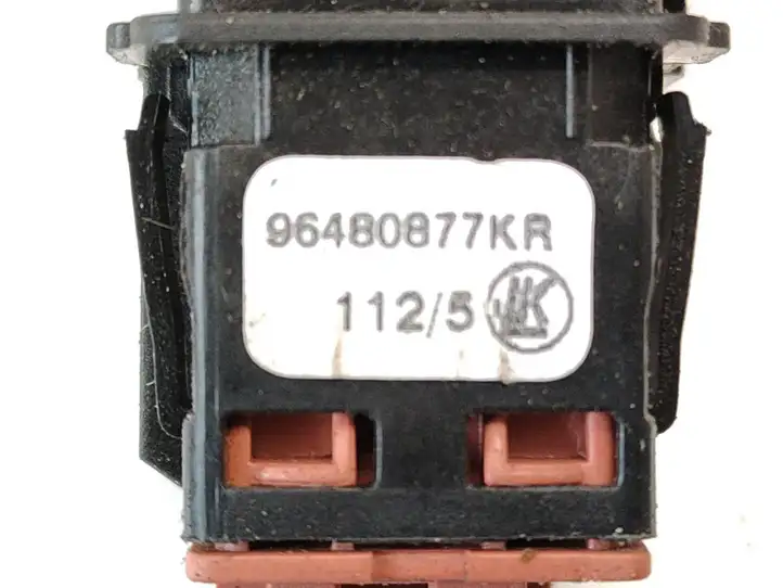 Citroen C4 (2004 - 2008) 96480877KR Включатель аварийных фонарей — фото 2