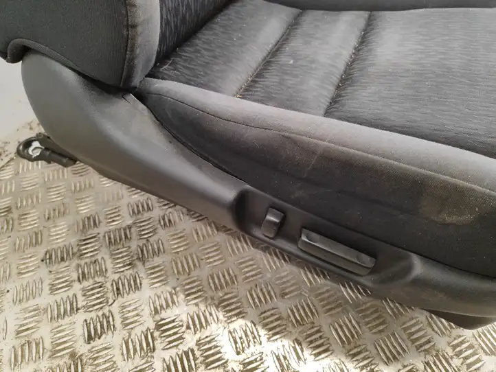 Honda Accord (2003 - 2007) Переднее сиденье пассажира — фото 8