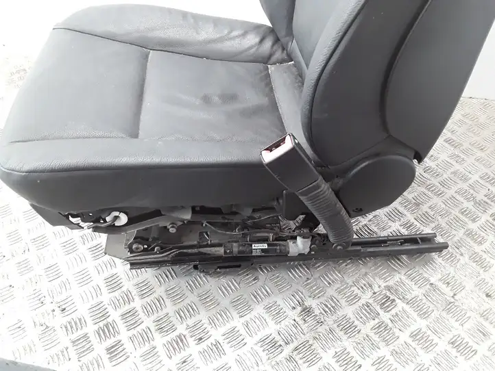 BMW 5 E60 E61 (2004 - 2010) Переднее сиденье пассажира — фото 2