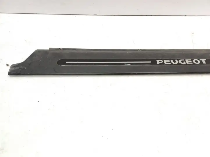 Peugeot 406 (1999 - 2006) ZU06480410 Внутренняя отделка переднего порога — фото 7