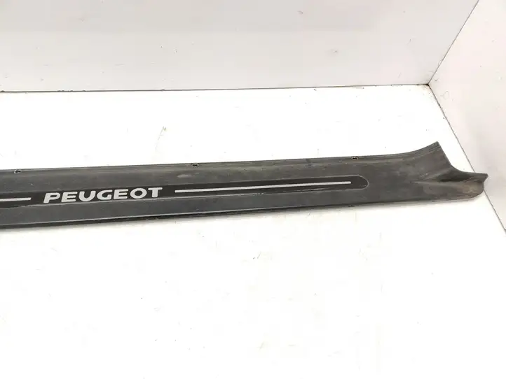 Peugeot 406 (1999 - 2006) ZU06480410 Внутренняя отделка переднего порога — фото 8