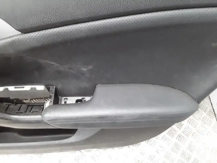 Honda Accord (2008 - 2016) Обшивка передней двери — фото 4