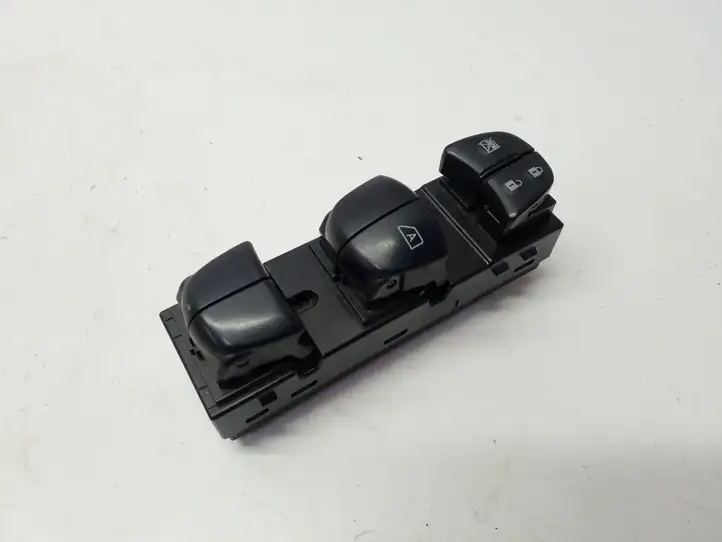 Nissan Juke I F15 (2010 - 2018) 254011KK0A Блок кнопок стеклоподъемников — фото 1