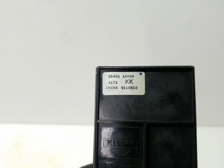 Nissan Juke I F15 (2010 - 2018) 254011KK0A Блок кнопок стеклоподъемников — фото 3