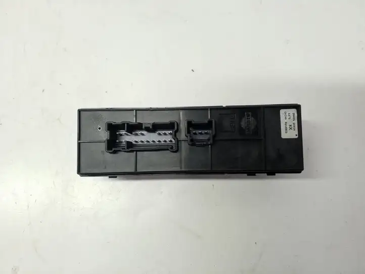 Nissan Juke I F15 (2010 - 2018) 254011KK0A Блок кнопок стеклоподъемников — фото 4