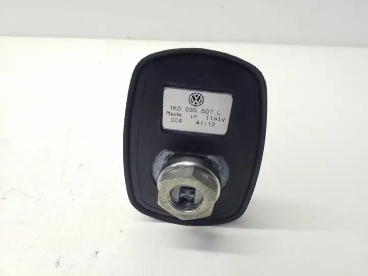 Volkswagen Tiguan (2011 - 2016) GPS антенна — фото 2