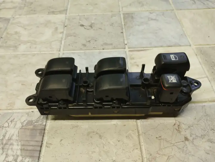 Toyota Corolla Verso E121 (2001 - 2004) 8404013081 Блок кнопок стеклоподъемников — фото 3