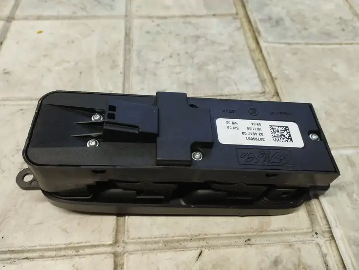Volvo V50 (2004 - 2008) 30795081 Кнопка стеклоподъемников — фото 4