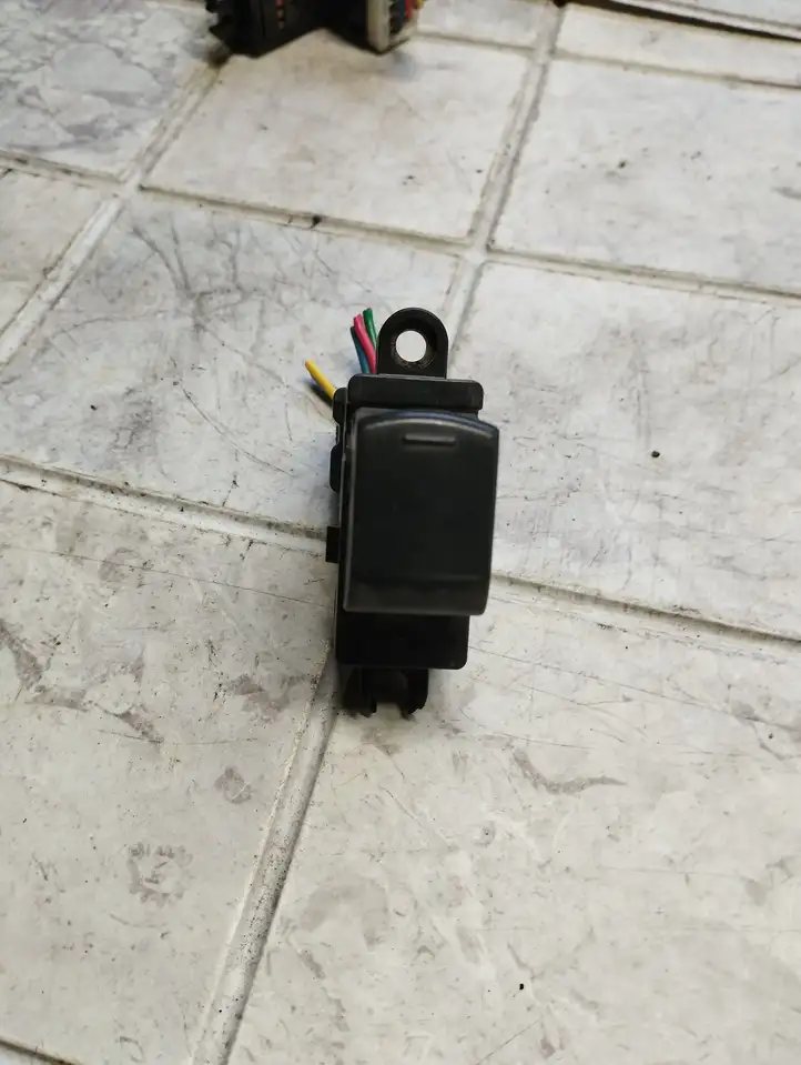 Nissan Note (E11) (2006 - 2014) Кнопка стеклоподъемников — фото 1