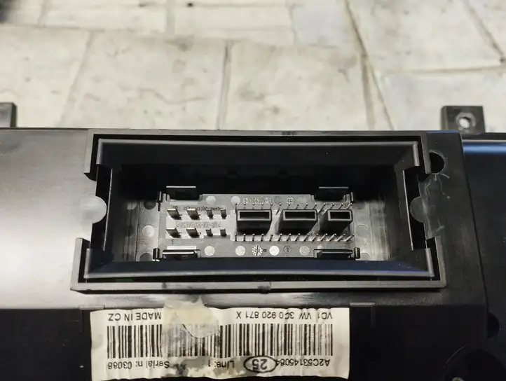 Volkswagen PASSAT B6 (2005 - 2010)  3C0920871X Спидометр (приборный щиток)