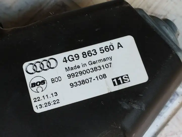 Audi A6 C7 (2011 - 2014) 4G9863560A Механизм шторки багажника — фото 2