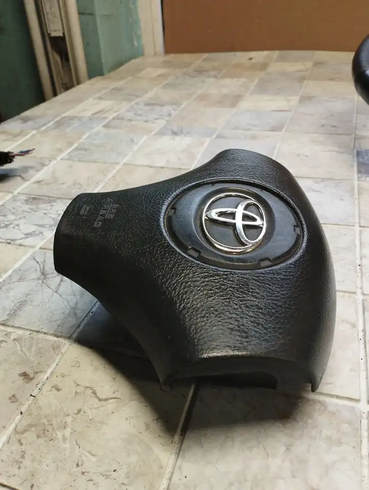 Toyota Corolla Verso E121 (2001 - 2004) 8420503 Подушка безопасности руля — фото 4