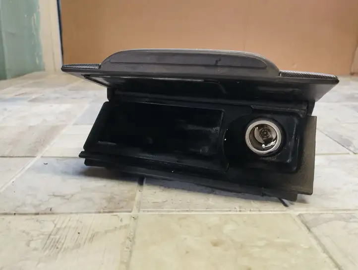 Honda Accord (2003 - 2007) Пепельница — фото 2