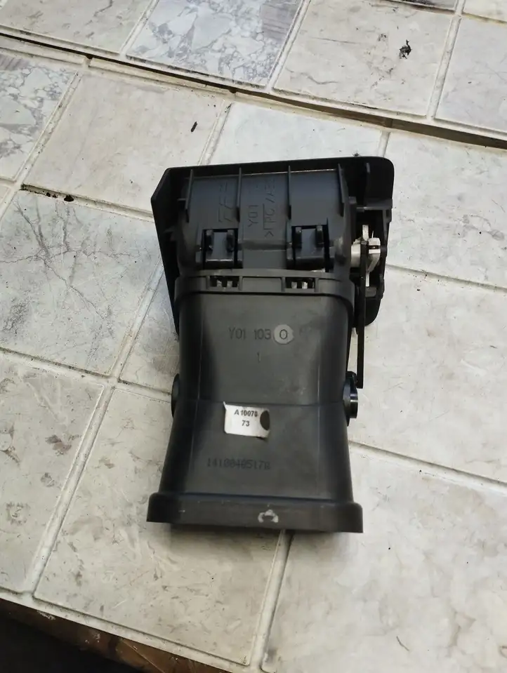 Volvo V50 (2004 - 2008) Y01102 Боковой воздушный дефлектор — фото 5