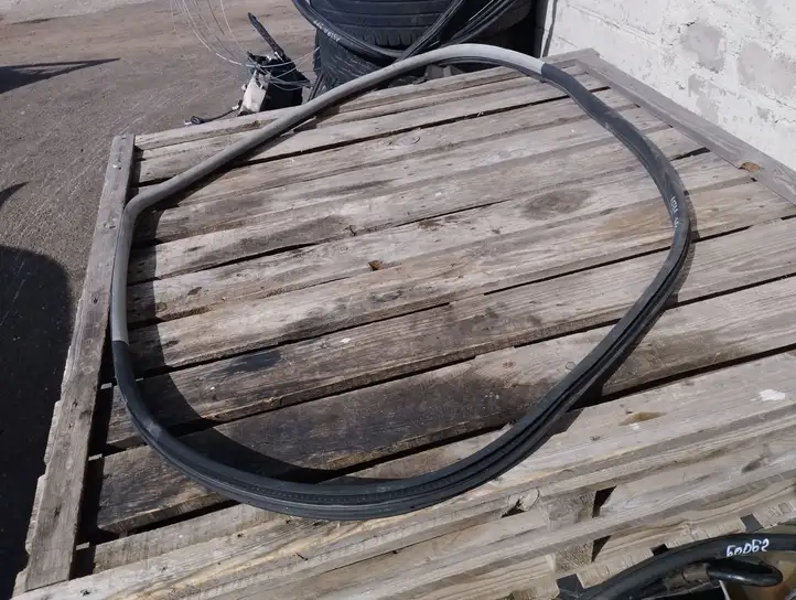Opel Astra H (2004 - 2009) Уплотнитель кузова — фото 3