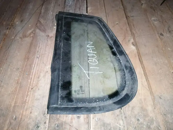 Volkswagen Tiguan (2007 - 2011) 5N08450415AP Заднее боковое стекло — фото 1