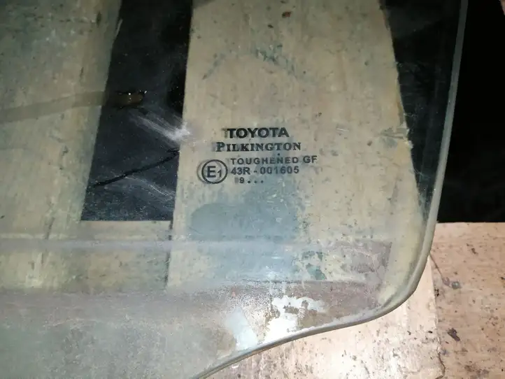 Toyota Avensis T270 (2009 - 2012) Стекло передней двери — фото 2