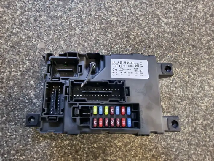 Fiat Punto (199) (2005 - 2018) 00517954300 Блок предохранителей — фото 3