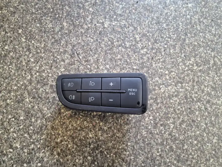 Fiat Punto (199) (2005 - 2018) 735367268 Блок кнопок на панели — фото 1