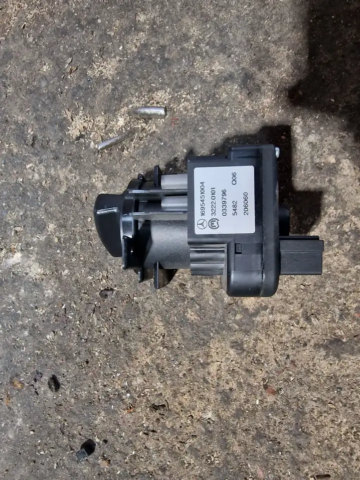 Mercedes-Benz A W169 (2004 - 2012) 1695451004 Включатель фонарей — фото 3