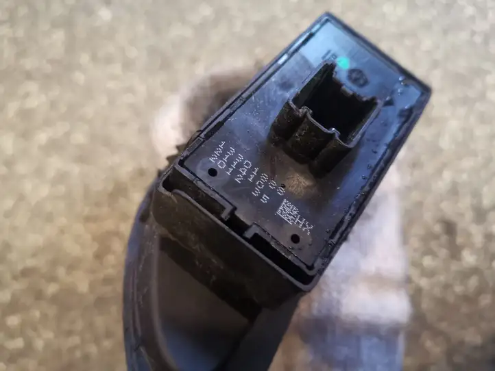 Opel Astra J (2009 - 2012) 13301888 Кнопка стеклоподъемников — фото 2