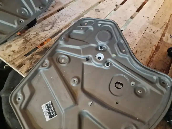 Skoda Octavia Mk2 (1Z) (2004 - 2013) Стеклоподъемник задней двери без мотора — фото 3