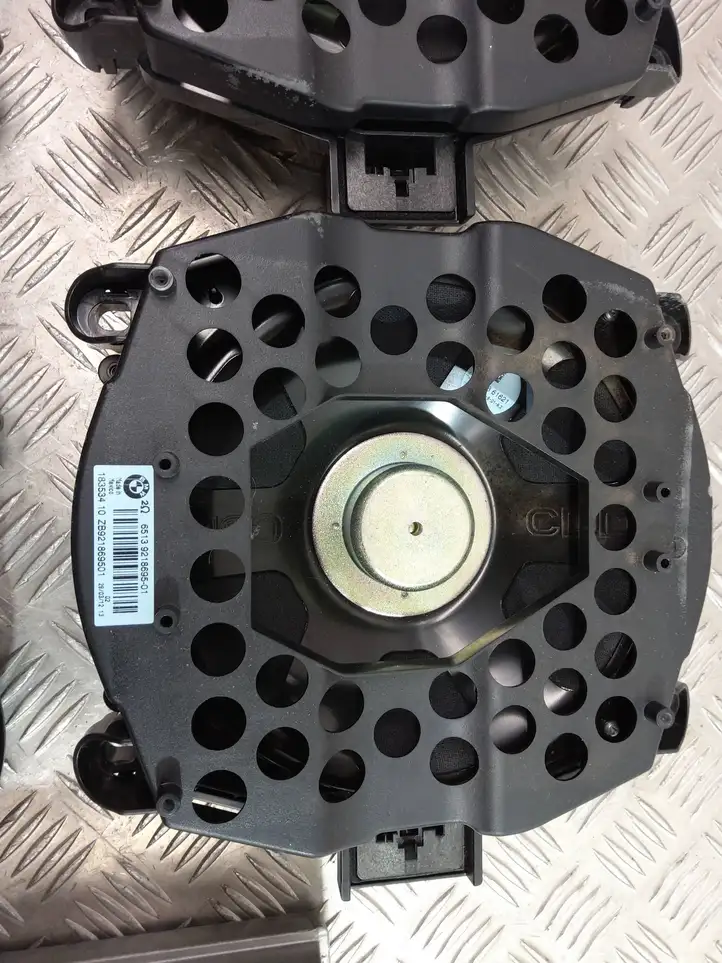 BMW 5 F10 F11 (2009 - 2016)  9275578 Звукоусилитель