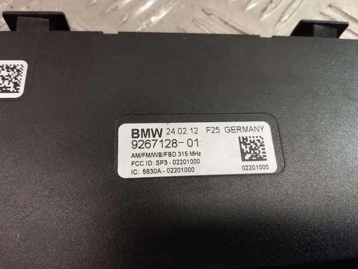 BMW X3 F25 (2010 - 2017) 9267128 Усилитель антенны — фото 4