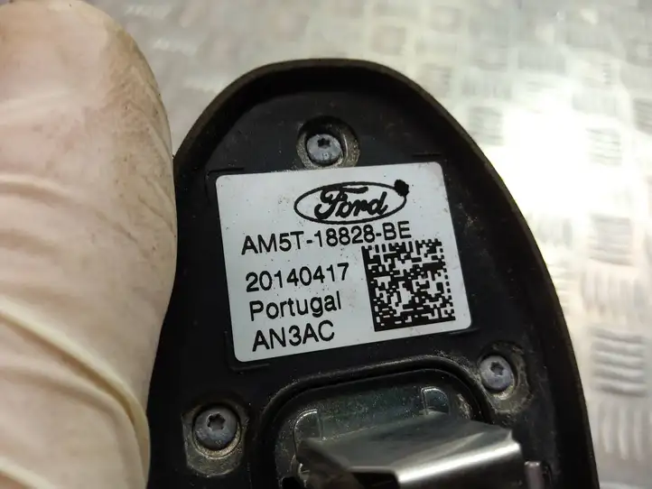 Ford C-MAX II (2010 - 2015) AM5T18828BE Усилитель антенны — фото 4