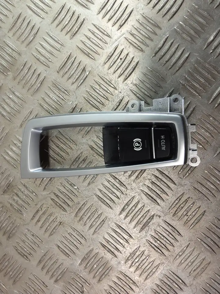 BMW X3 F25 (2010 - 2017) 9217594 Кнопка ручного тормоза — фото 3