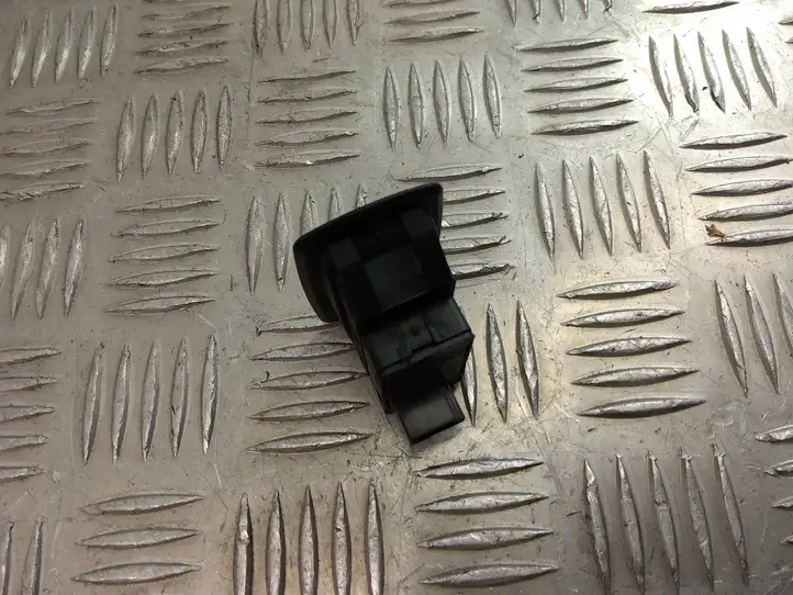BMW 3 E90 E91 (2005 - 2012) 6945874 Кнопка стеклоподъемников — фото 2