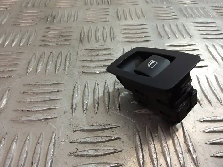 BMW 3 E90 E91 (2005 - 2012) 6945874 Кнопка стеклоподъемников — фото 5