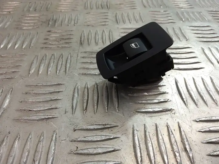 BMW 3 E90 E91 (2005 - 2012) 6945874 Кнопка стеклоподъемников — фото 10