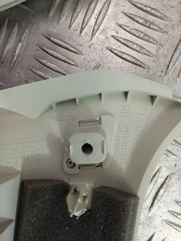 Ford C-MAX II (2010 - 2015) AM51R31011ABW Верхняя обшивка стойки D — фото 6