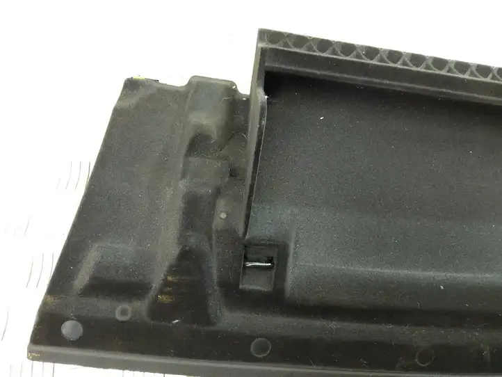 BMW 7 E65 E66 (2001 - 2008)   Ящик для вещей