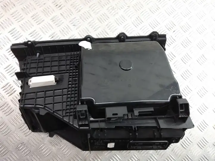 BMW 5 F10 F11 (2009 - 2016) 9205976 Вещевой ящик — фото 12