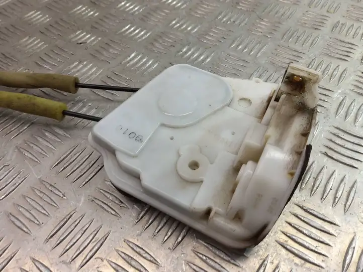 Mazda 6 (2009 - 2012) Замок передней двери — фото 10