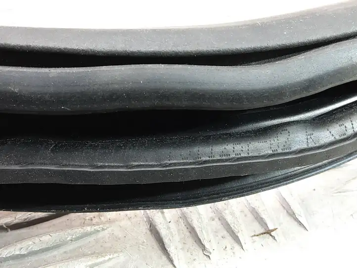 BMW X3 F25 (2010 - 2017) 7311267 Уплотнитель кузова — фото 5