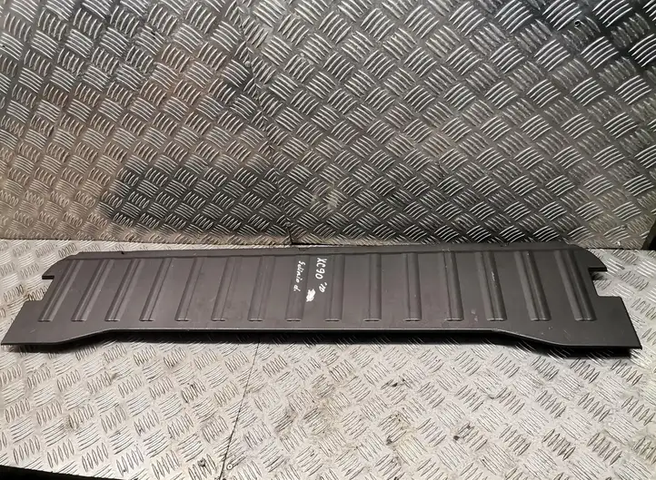 Volvo XC90 (2006 - 2014) Прочая отделка багажника — фото 1