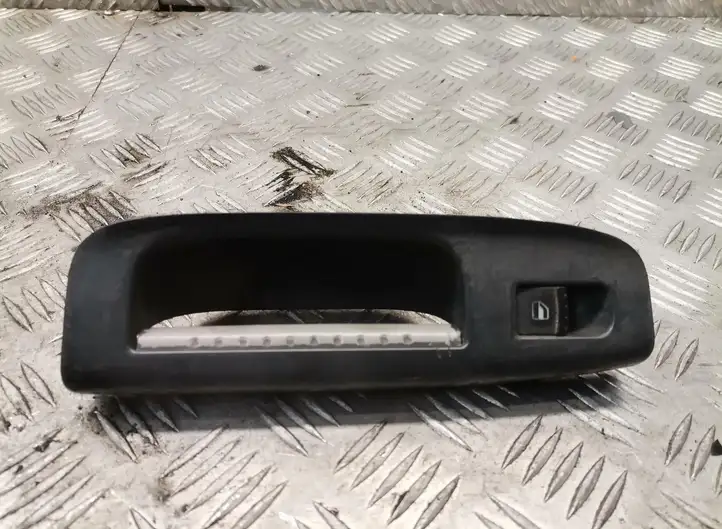 Audi A6 S6 C6 4F (2004 - 2008) Накладка кнопки стеклоподъемника — фото 1