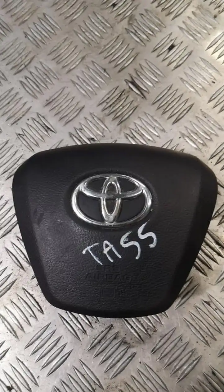 Toyota Avensis T270 (2012 - 2015) Подушка безопасности руля — фото 1