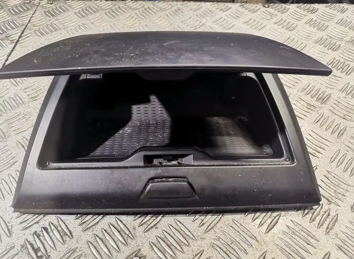 BMW X3 E83 (2003 - 2010) Вещевой ящик — фото 2