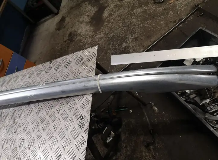 Volkswagen PASSAT B6 (2005 - 2010)   Рейлинг крыши 